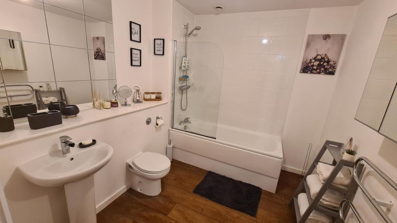 Luxury 2 Bed Apt With Free Wi-Fi & Parking Manchester Eksteriør bilde