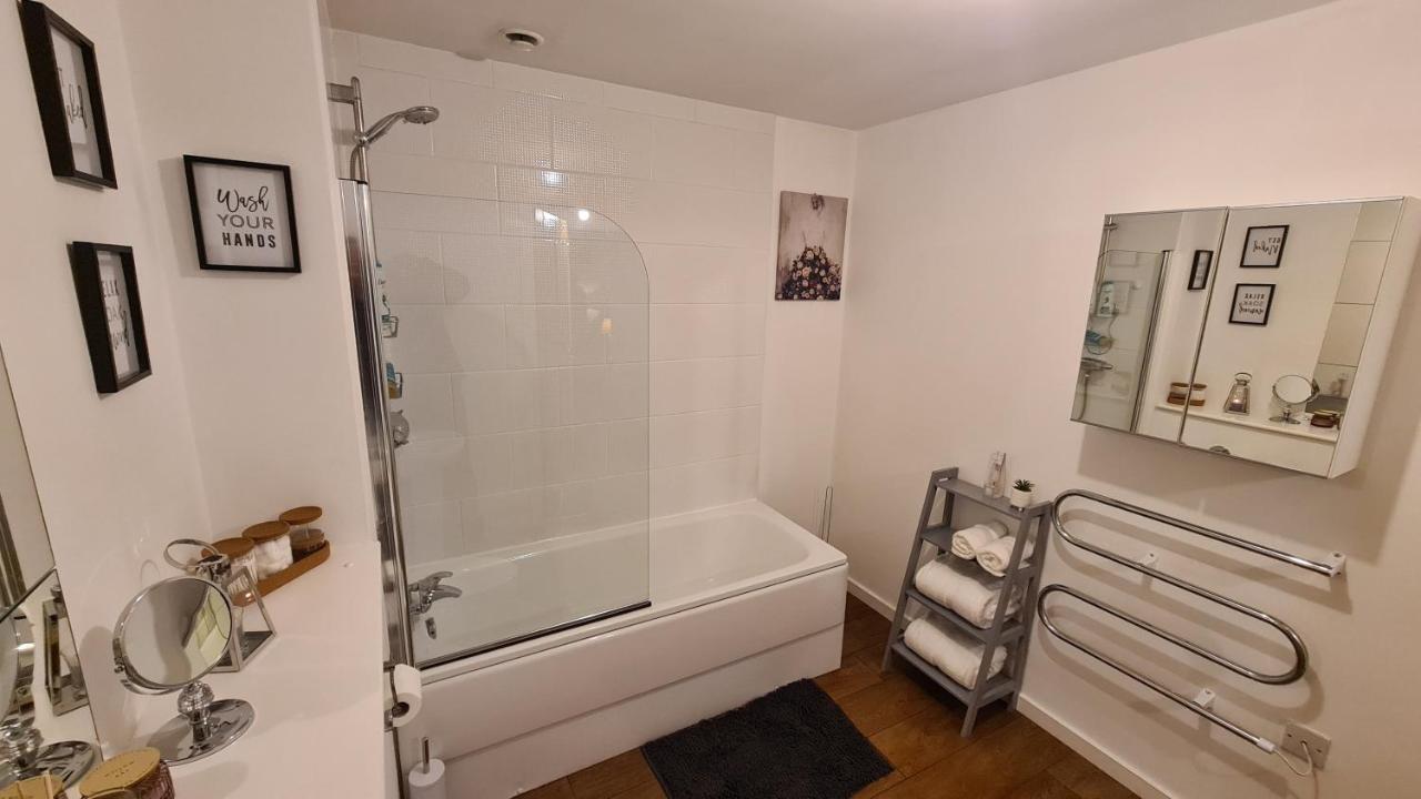 Luxury 2 Bed Apt With Free Wi-Fi & Parking Manchester Eksteriør bilde